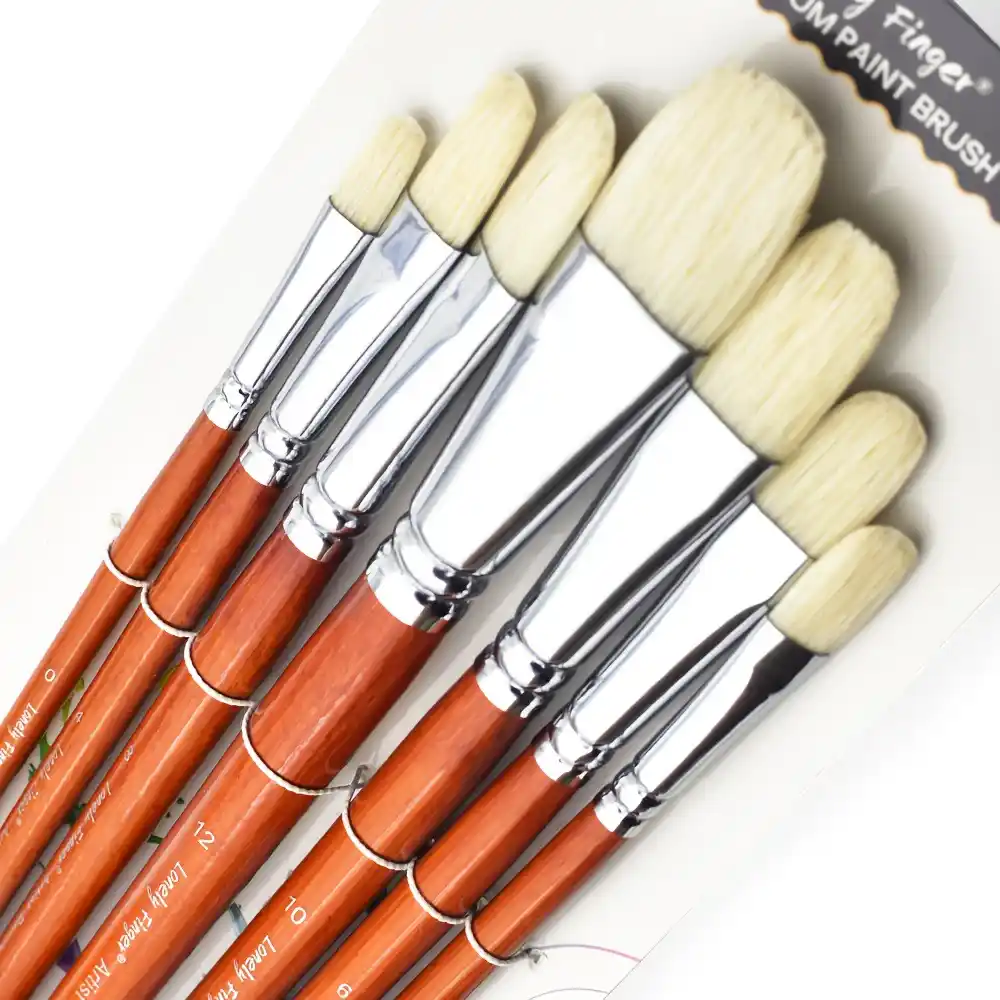 Jaké praktické využití štětinového štětce ve výtvarném umění?